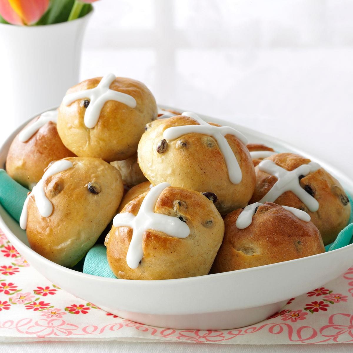 traditonal hot coss buns