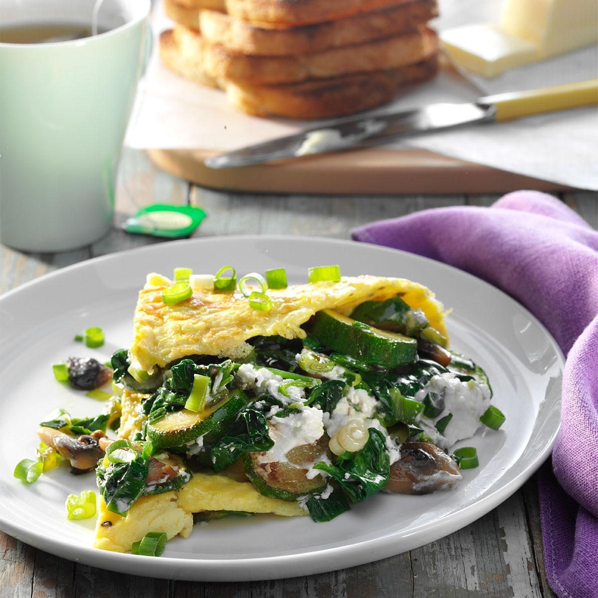 Veggie omelet with goat cheese