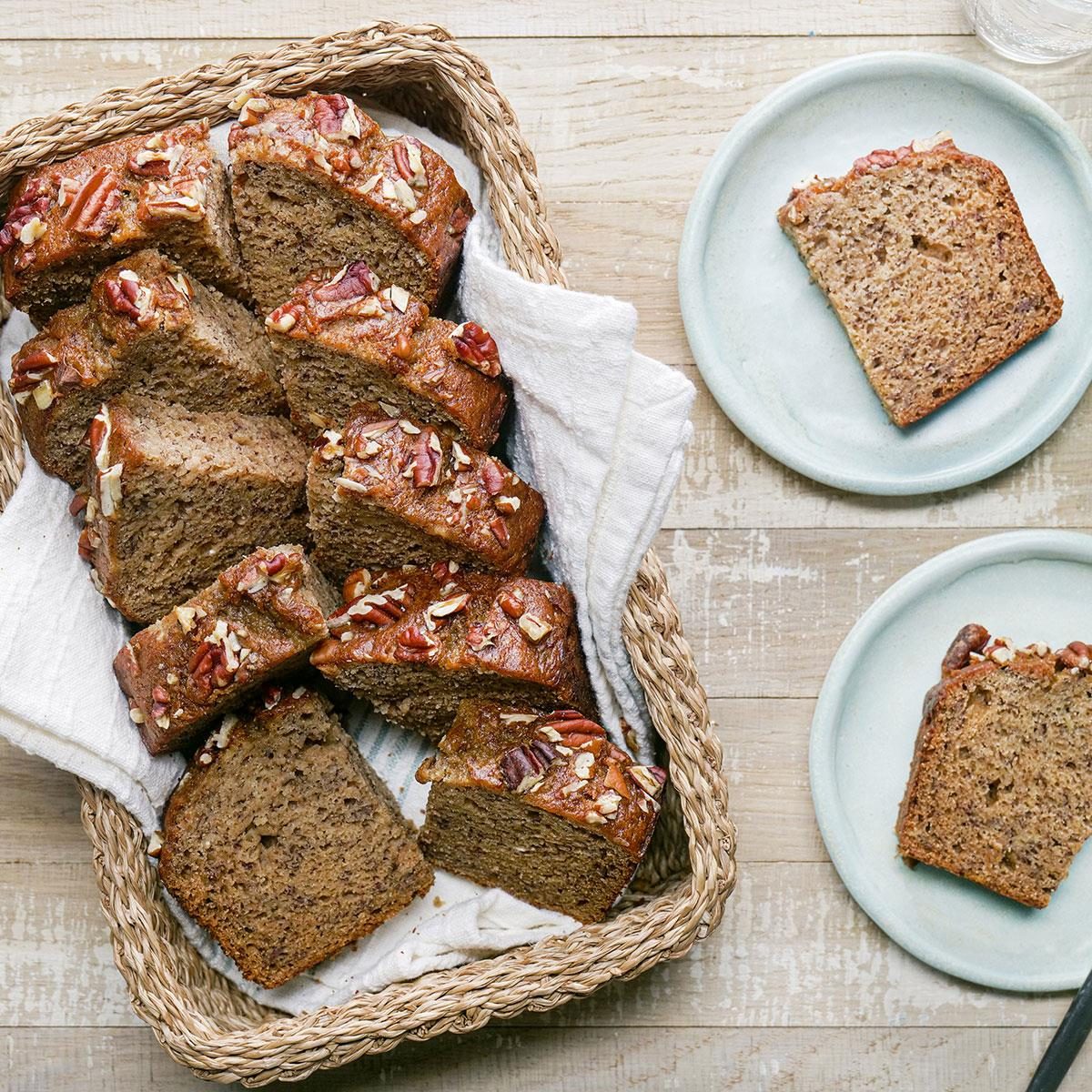 Makeover Banana Nut Bread Exps Tohvp24 17547 Mf 01 04 Healthybanananutbread 1