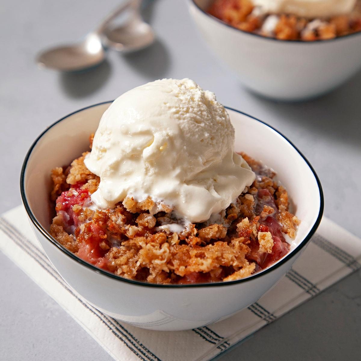 Rhubarb Strawberry Crunch Exps Ft24 4967 Ec 022224 11