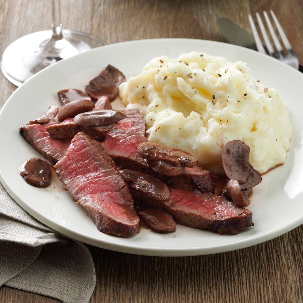 Sirloin With Mushroom Sauce Exps19813 Sd132779b06 06 8bc Rms 3