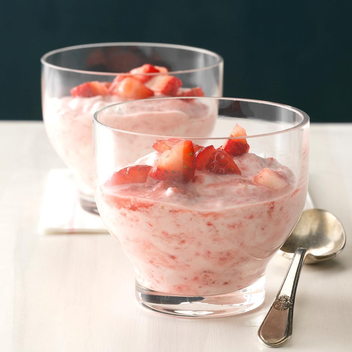 Strawberry-Rhubarb Cream in glass dishes