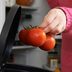 6 Ways to Identify Spoiled Food