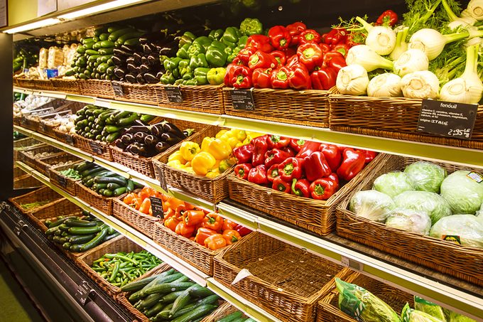 These Infographics Show the Fruits and Vegetables in Season Every Month of the Year
