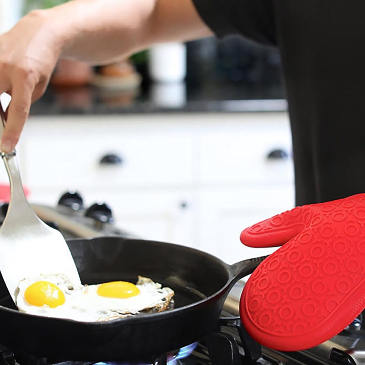 cast iron oven mitt