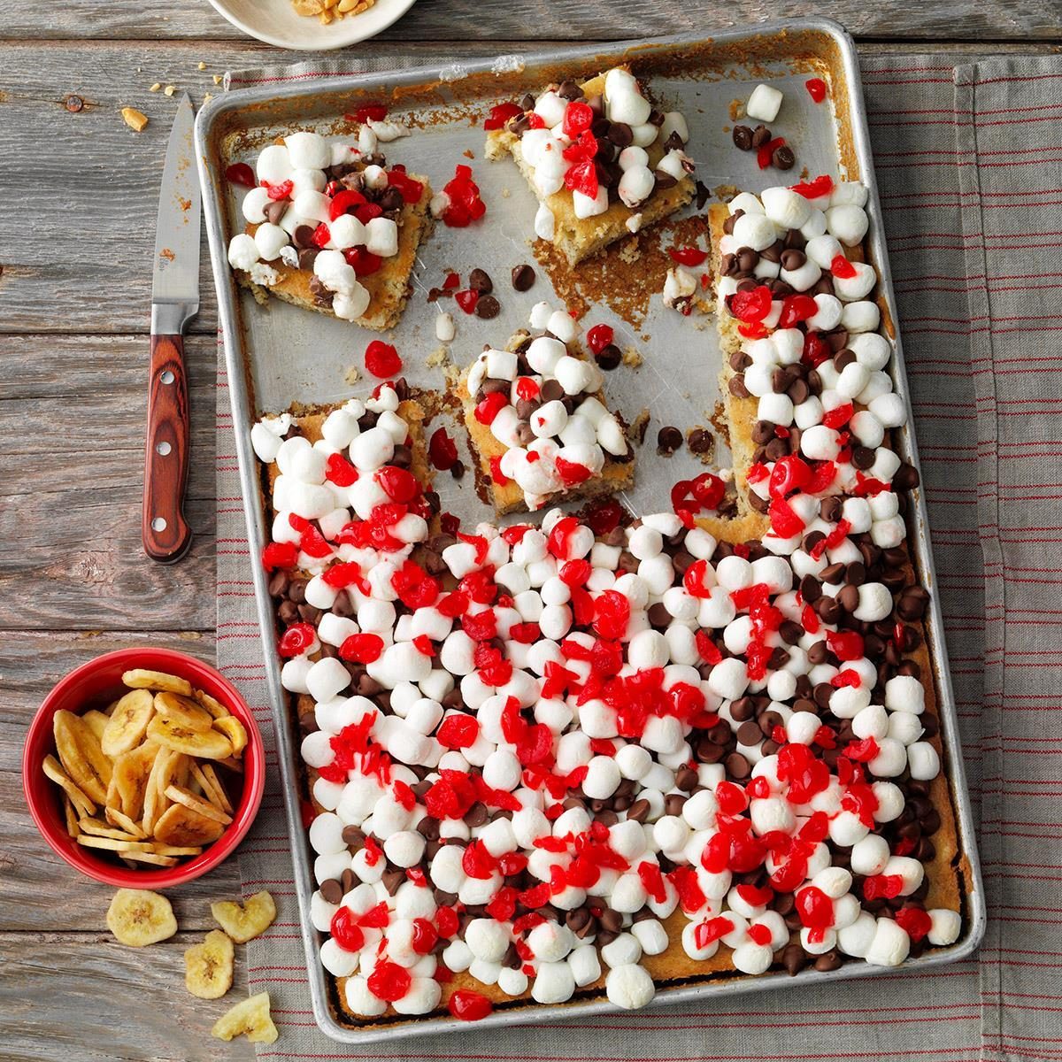 Wyoming: Banana Split Cake Bars