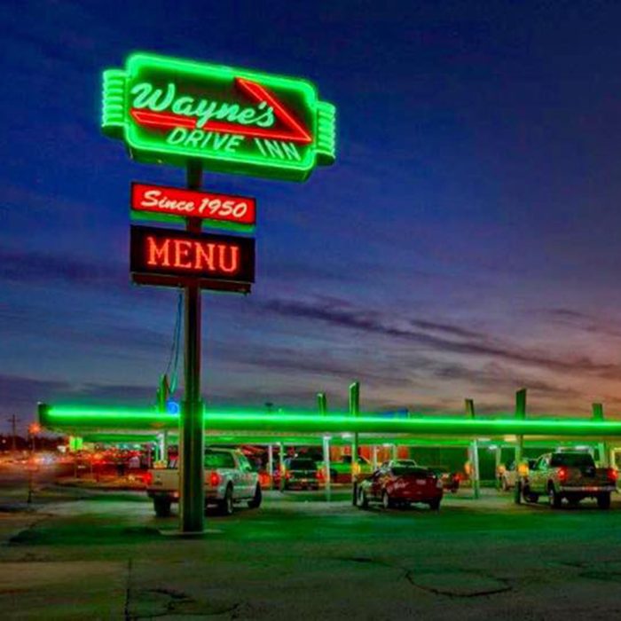 WAYNE'S DRIVE-INN