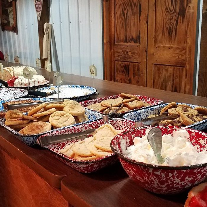 Missouri: Charley's Buffet, Lincoln