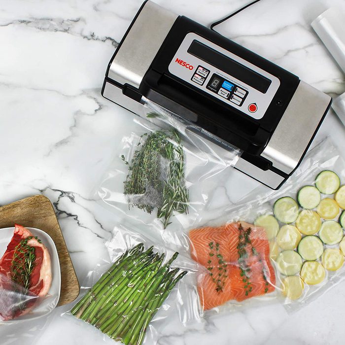 NESCO VS-12, Deluxe Vacuum Sealer