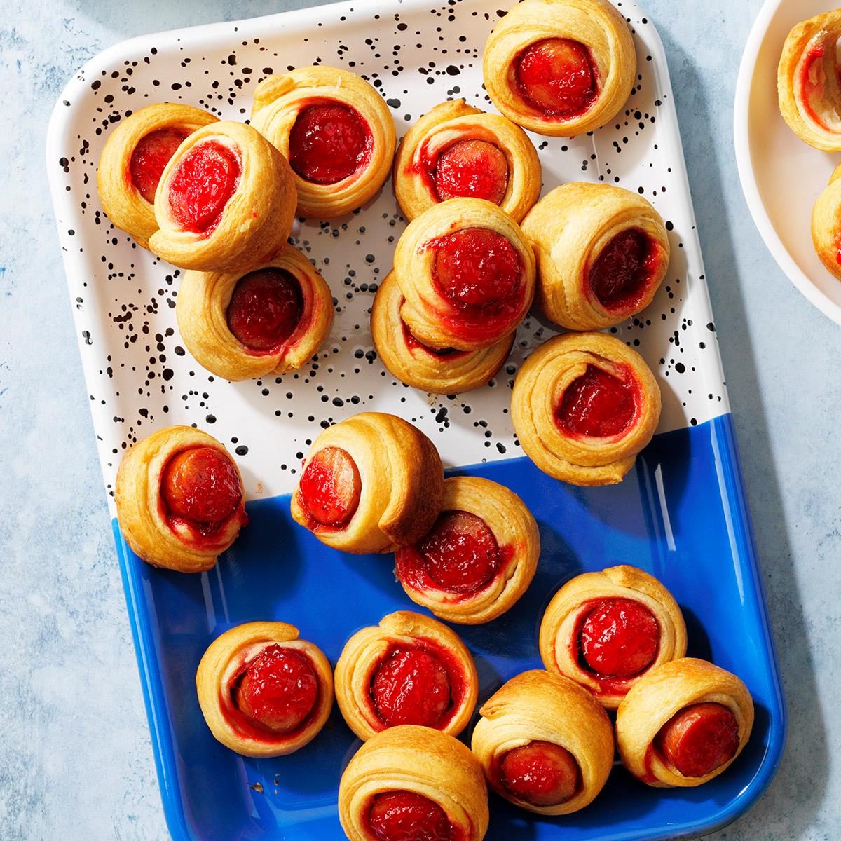 Pepper Jelly Hogs In A Blanket Exps Tohfm21 227423 09 18 E 3b