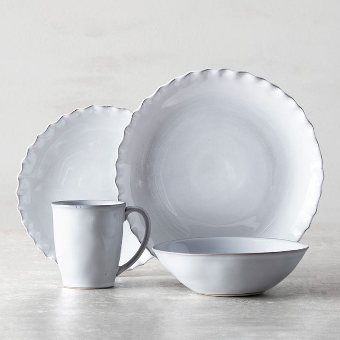 Ruffle Dinnerware Set