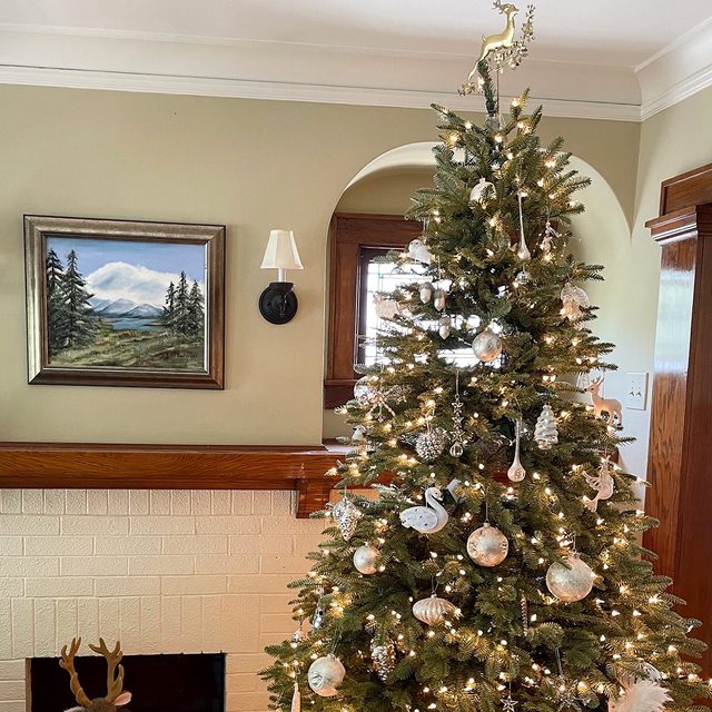 Toha24 Christmas Tree Decorating Has Never Been Easier Katie Bandurski