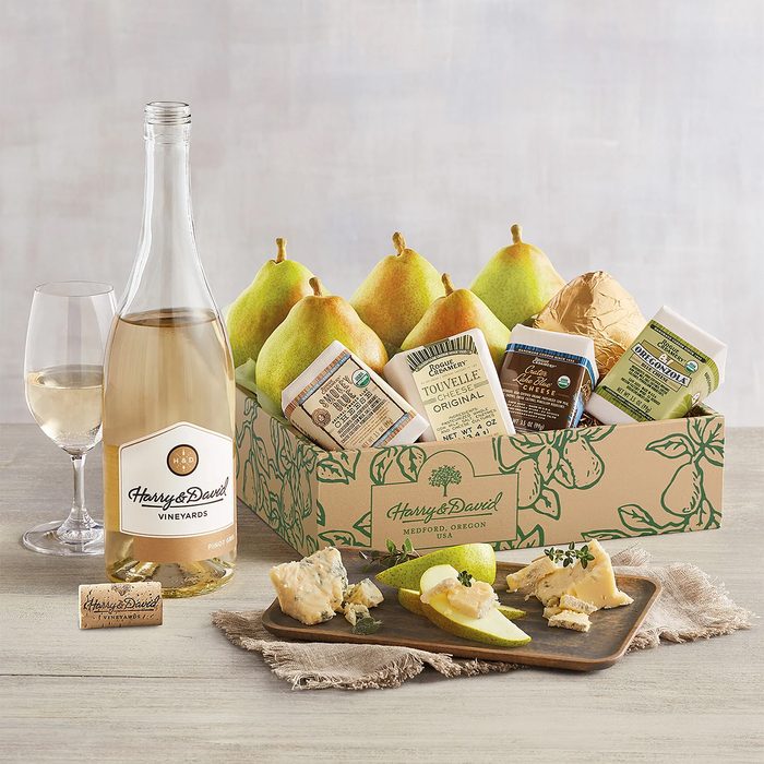 Rogue Valley Gift Box With Wine