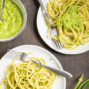 How To Make Garlic Scape Pesto Ft23 273857 St 5 08 3