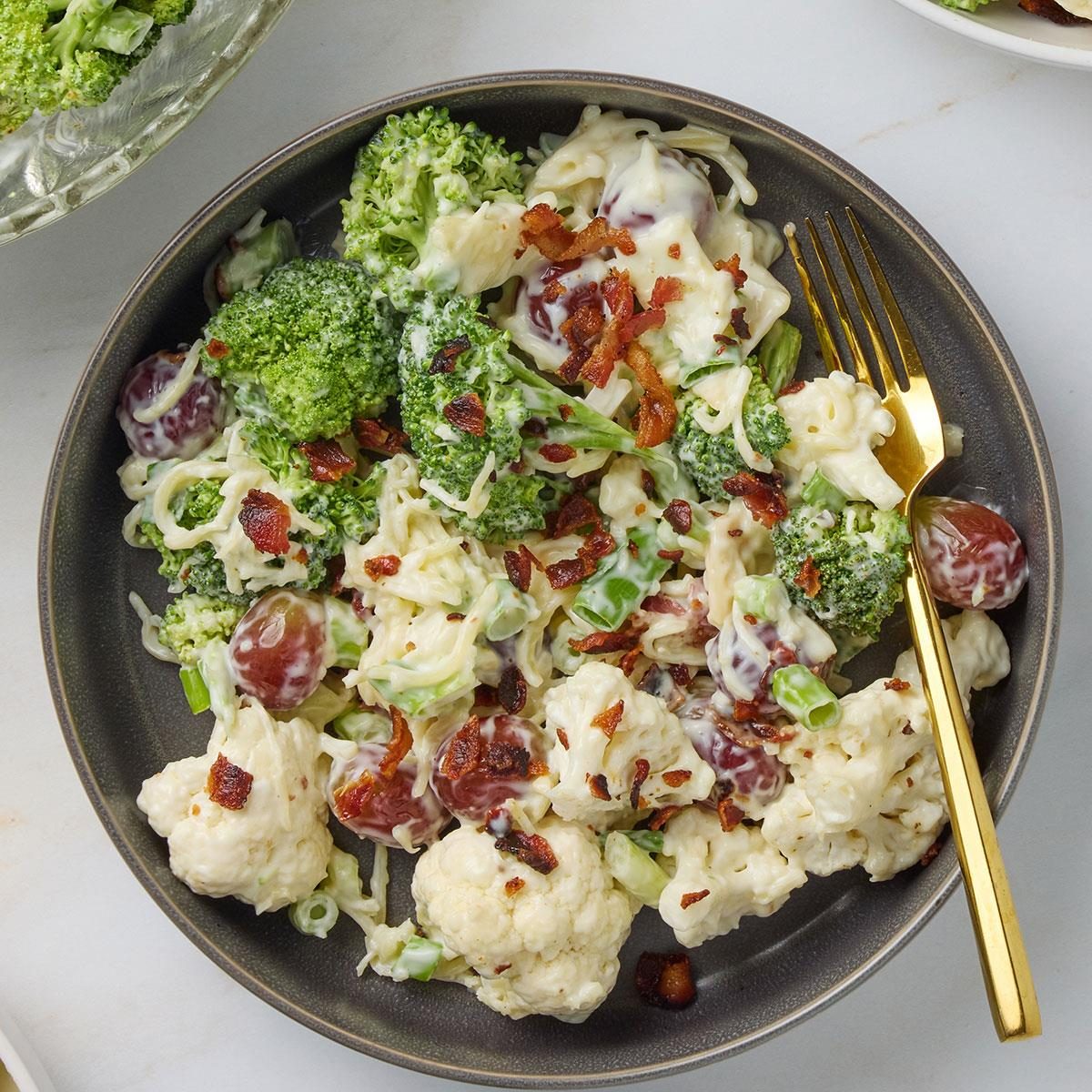 Cauliflower Broccoli Salad Exps Toh24 10726 Ruthiedarling 12