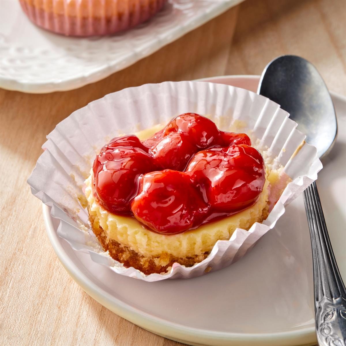 Mini Cherry Cheesecakes Exps Tohx25 468 Md P2 10 02 1b