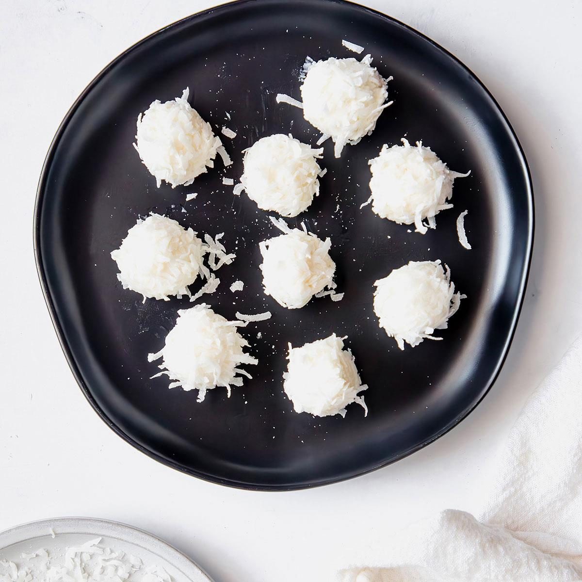 Creamy Coconut Snowballs Exps Tohd24 43609 Kaylawidmer 9