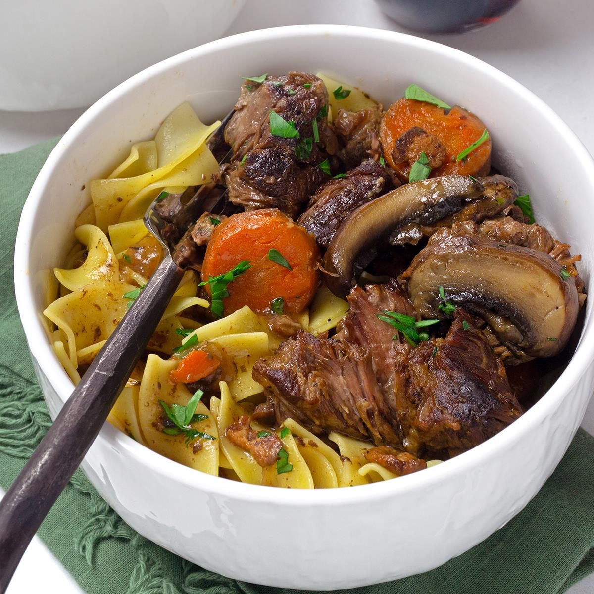 Slow Cooker Beef Burgundy Exps Tohd24 21659 Laurenhabermehl 7