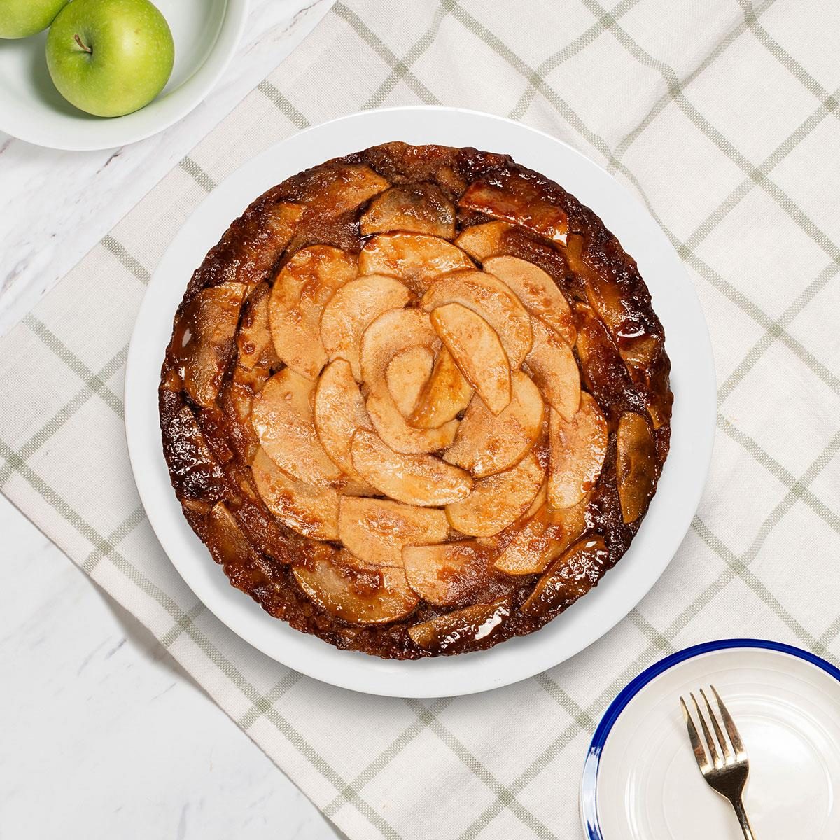Apple Upside Down Cake Exps Tohd24 49274 Emilydavis 6