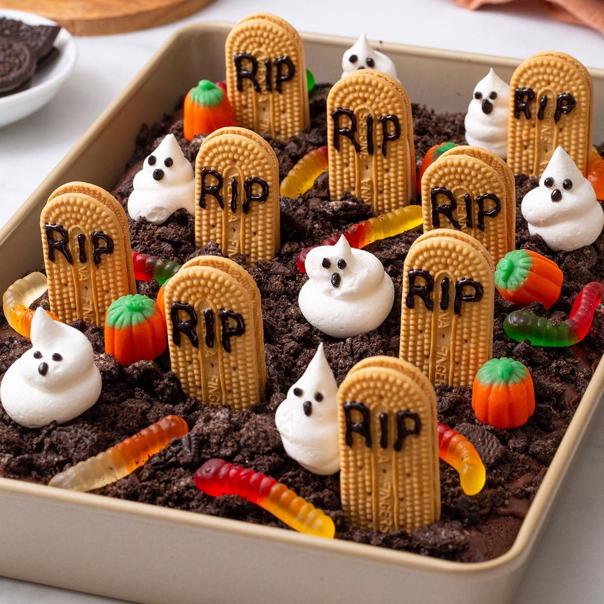 Cemetery Cake Exps Tohd 9298 Abbeylittlejohn 6