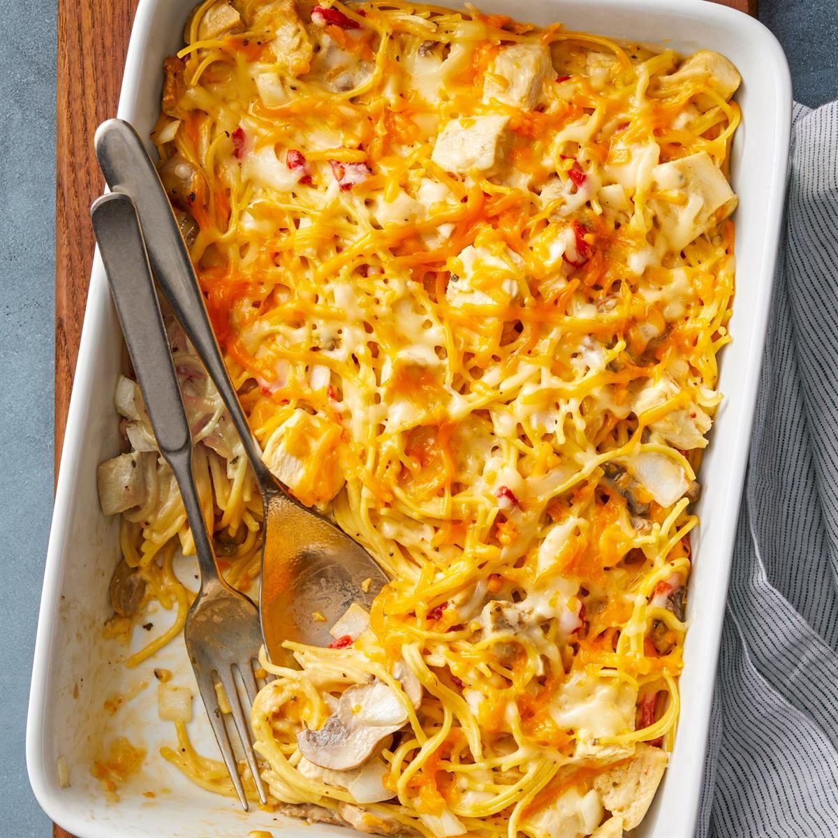 Hearty Chicken Spaghetti Casserole Exps Tohcom25 47421 Dr 01 16 07b