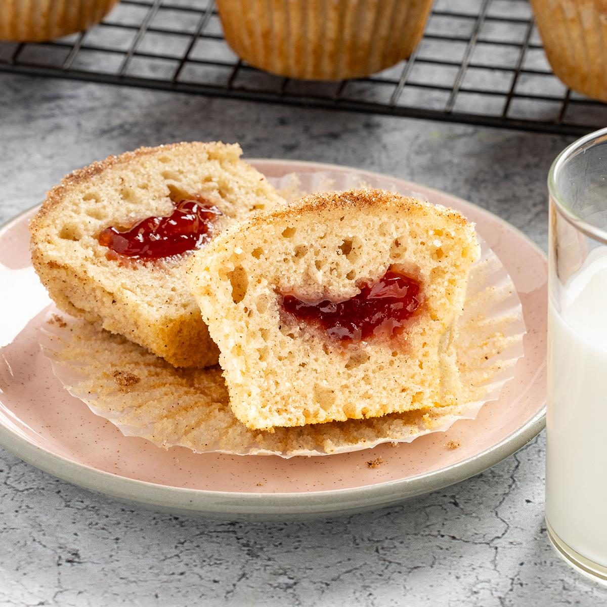 Jam Filled Cinnamon Sugar Donut Muffins Exps Tohd24 2230 Kristinavanni 5