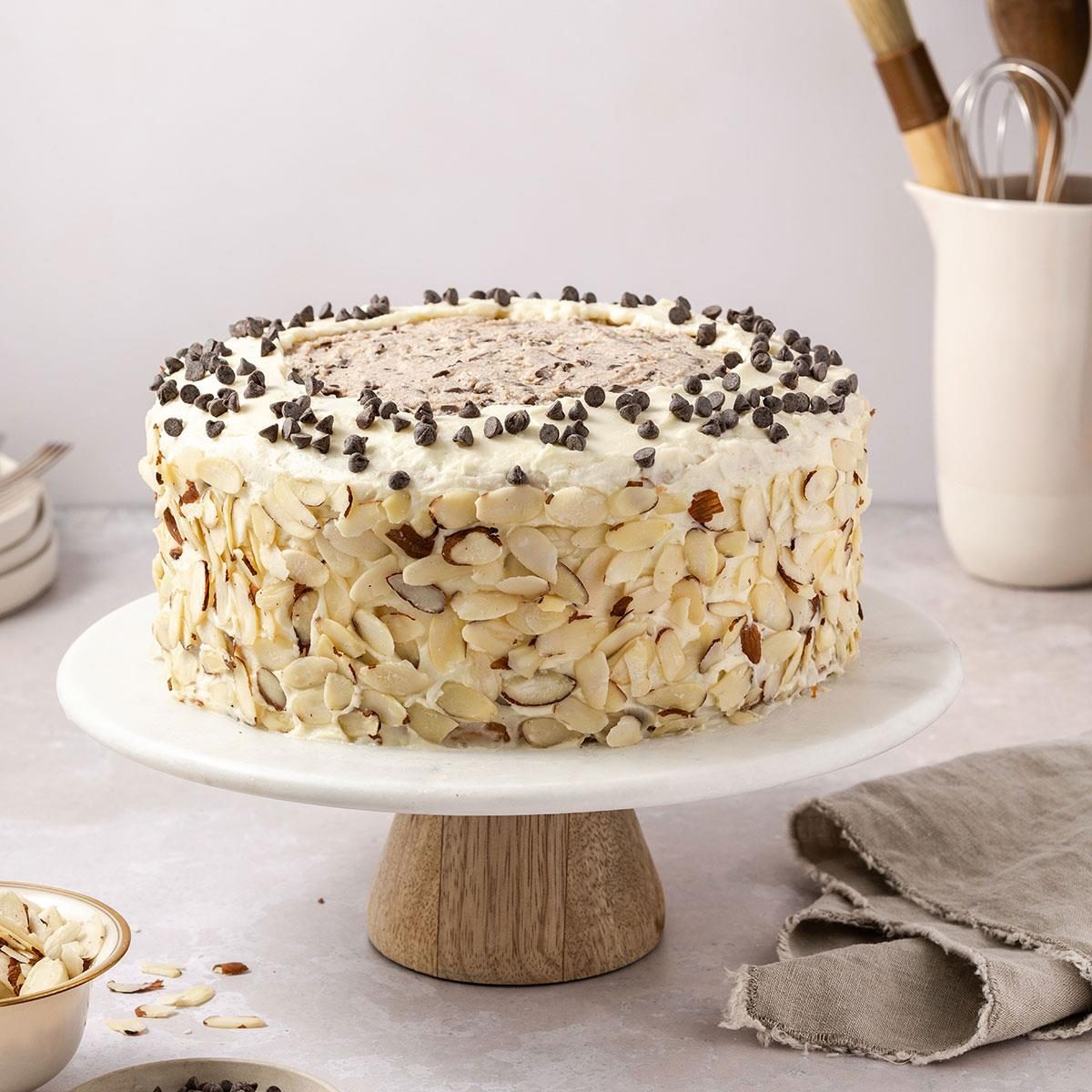 The Best Cannoli Cake Recipe Exps Tohd24 49125 Leticiaalmeida 07