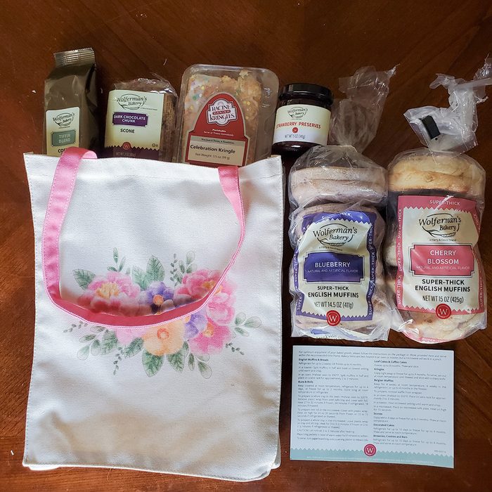 Toha25 Wolferman's Bakery Bright Blooms Tote Gift Emily Way 01 Ssedit