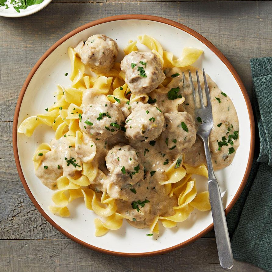 Königsberger Klopse (German Meatballs and Gravy)