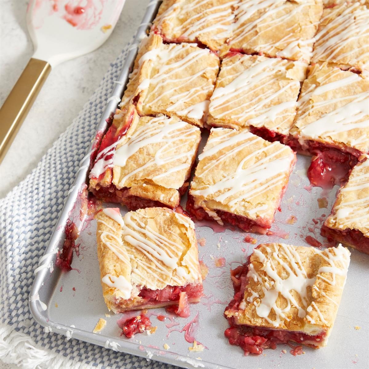 Raspberry Rhubarb Slab Pie Exps Ft25 149426 Ac 0422 1