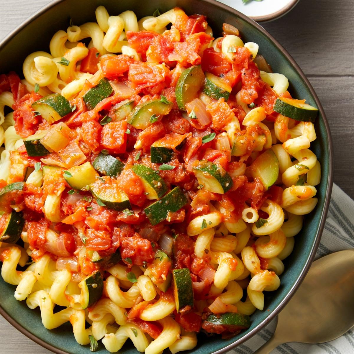 Zucchini Tomato Pasta Exps Ft25 38080 Ac 0418 1